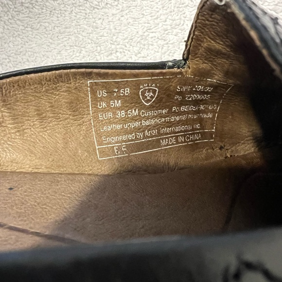 Like new Ladies Ariat Brown Alligator Vamp Black Mules with tassels - Picture 4 of 4